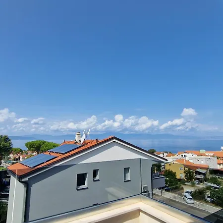 Apartment Njivice * Njivice